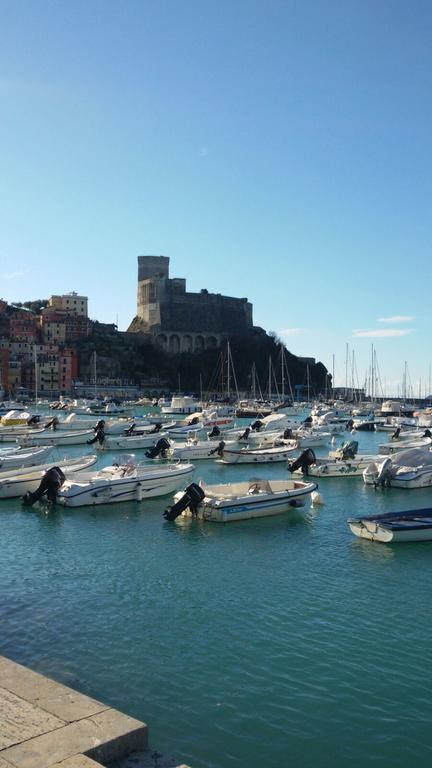 Вилла Casa A Lerici Nell'Antico Borgo Экстерьер фото