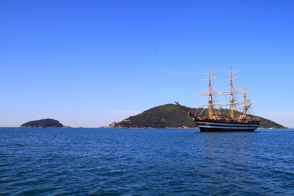 Вилла Casa A Lerici Nell'Antico Borgo Экстерьер фото