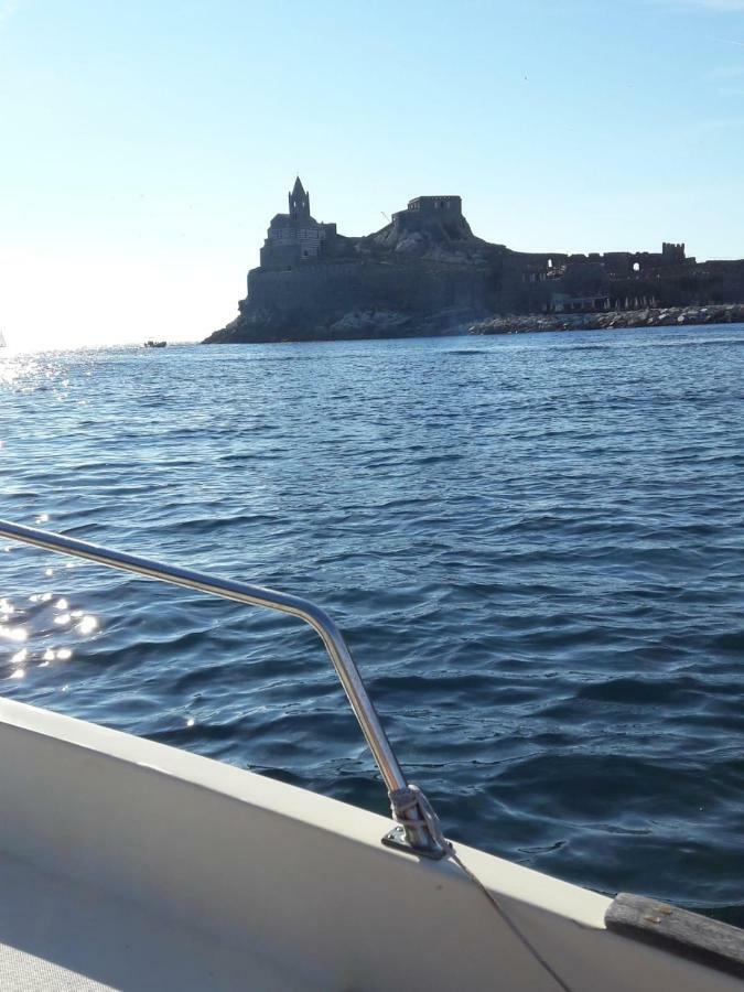 Вилла Casa A Lerici Nell'Antico Borgo Экстерьер фото