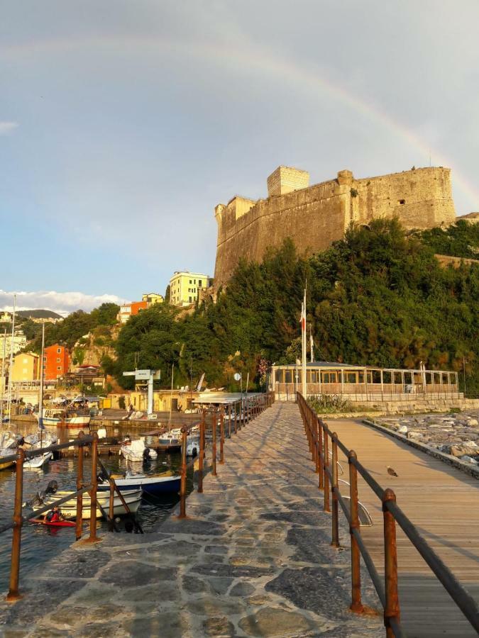 Вилла Casa A Lerici Nell'Antico Borgo Экстерьер фото